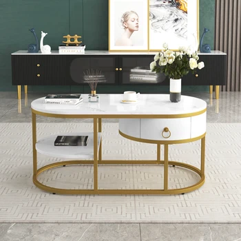 Kambarį stalas, kavos staliukas su marmuro išvaizdą ir aukso ketaus rėmo, su stalčiais ir lentynomis. Pusė stalo su aukso rankenos.