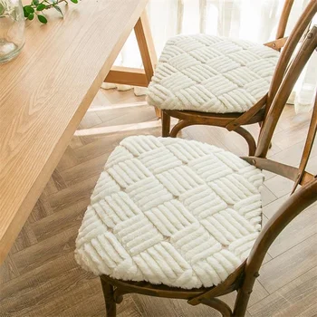 Naujas Sutirštės Pliušinis Valgomojo Kėdė Pagalvėlė Modernaus Stiliaus Namų Puošybai Anti-slip Sėdi Kilimėliai Žiemos Minkštas Šiltas Biuro Kėdė Pagalvėlės